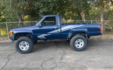 Toyota-pickup-1988-blue