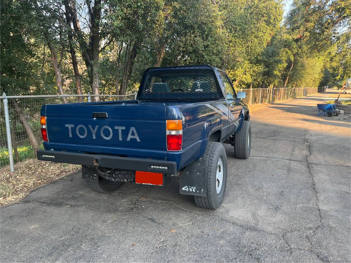 Toyota-pickup-1988-blue-5