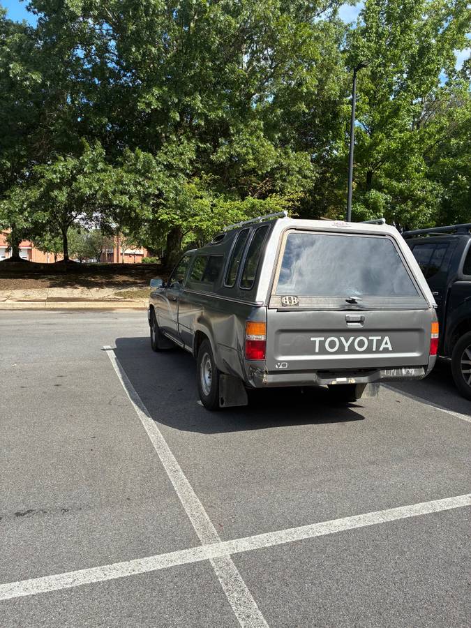 Toyota-pickup-1989-grey-1
