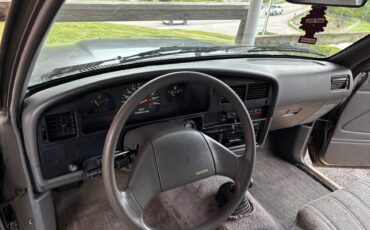 Toyota-pickup-1989-grey-3