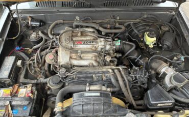 Toyota-pickup-1989-grey-5