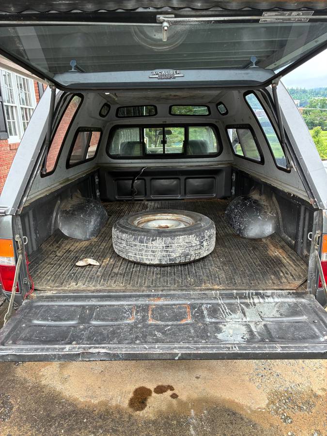 Toyota-pickup-1989-grey-6