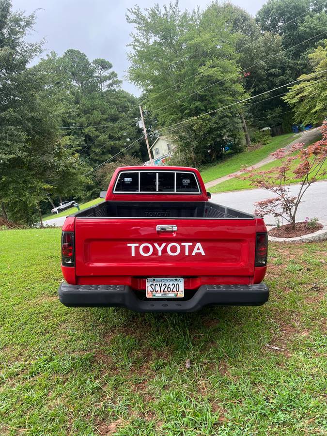 Toyota-pickup-1990-red-3