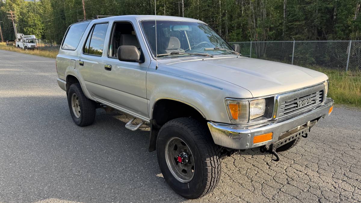 Toyota-pickup-1990-silver-10