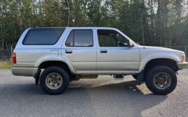 Toyota-pickup-1990-silver