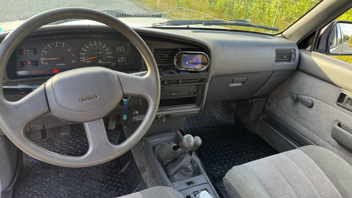 Toyota-pickup-1990-silver-18