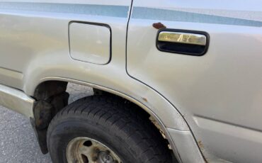 Toyota-pickup-1990-silver-4