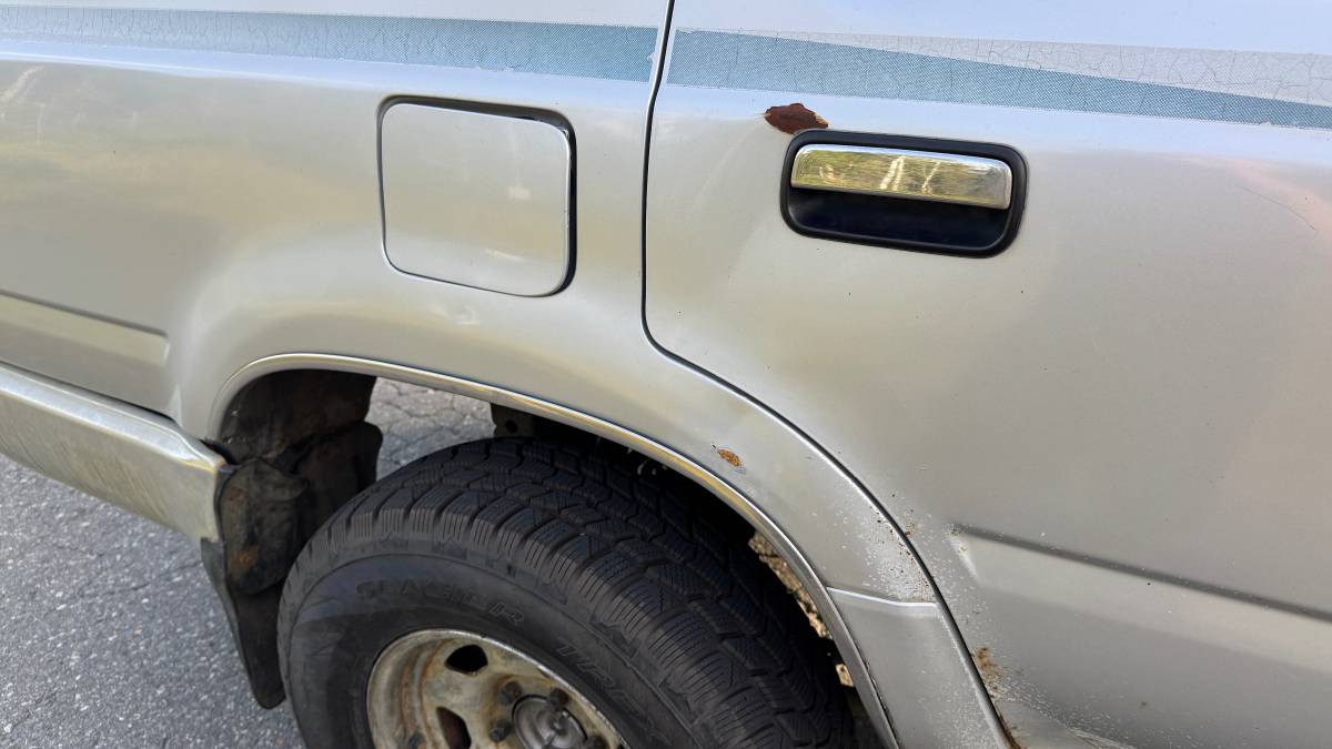 Toyota-pickup-1990-silver-4