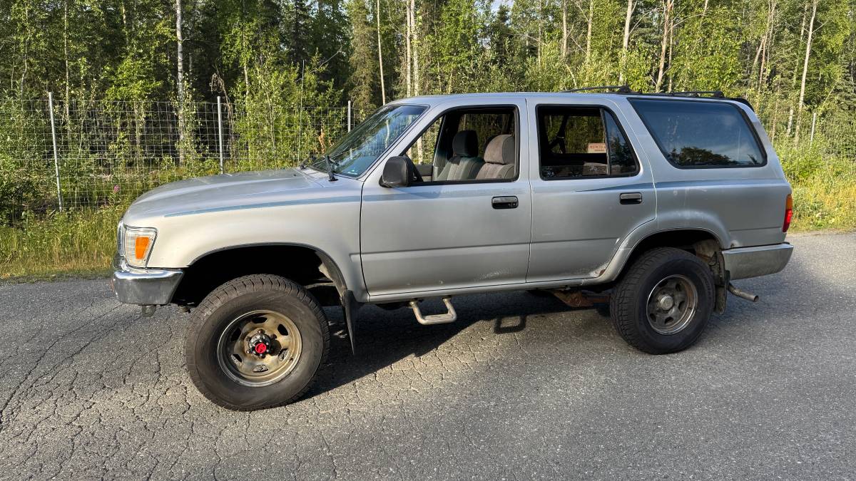 Toyota-pickup-1990-silver-9