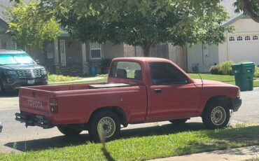 Toyota-pickup-1991-red