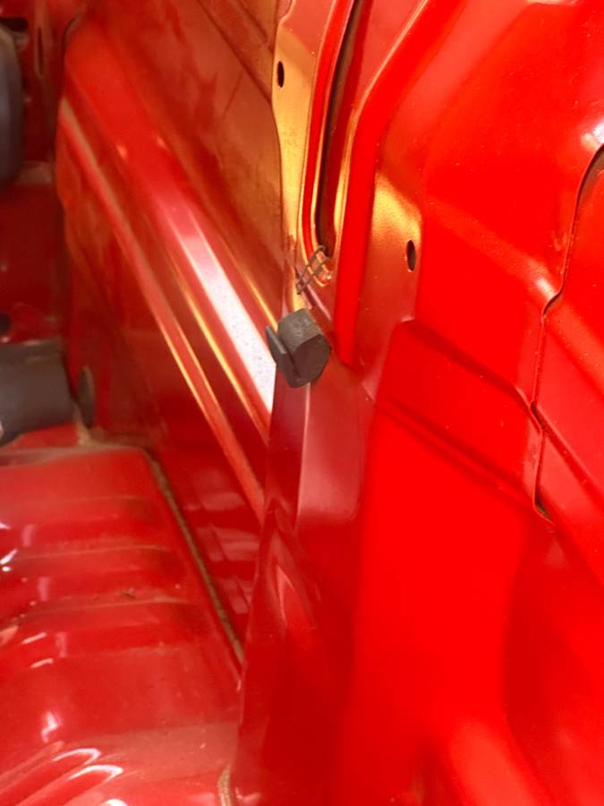 Toyota-pickup-1991-red-4