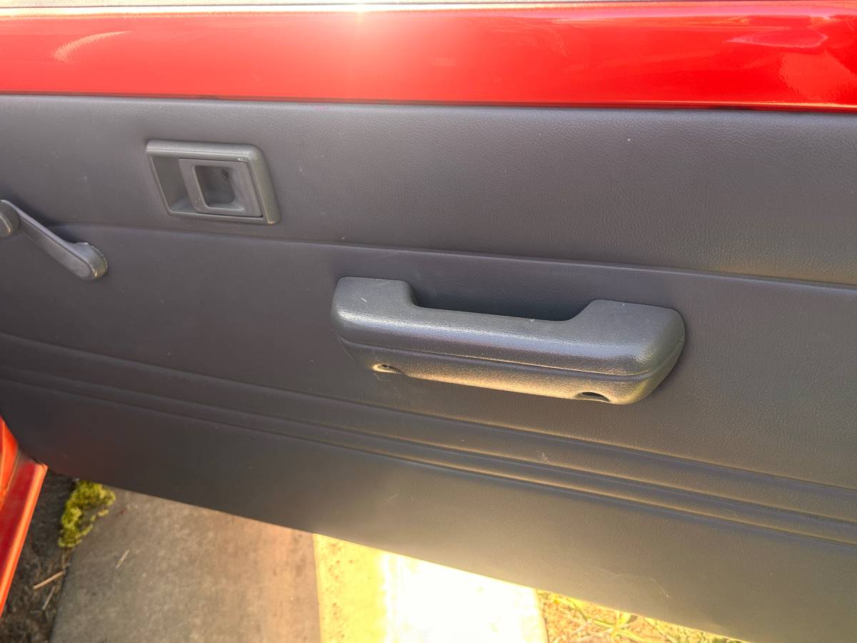 Toyota-pickup-1991-red-8