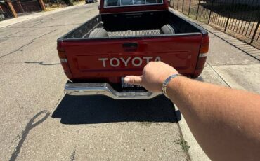 Toyota-pickup-1992-red-4