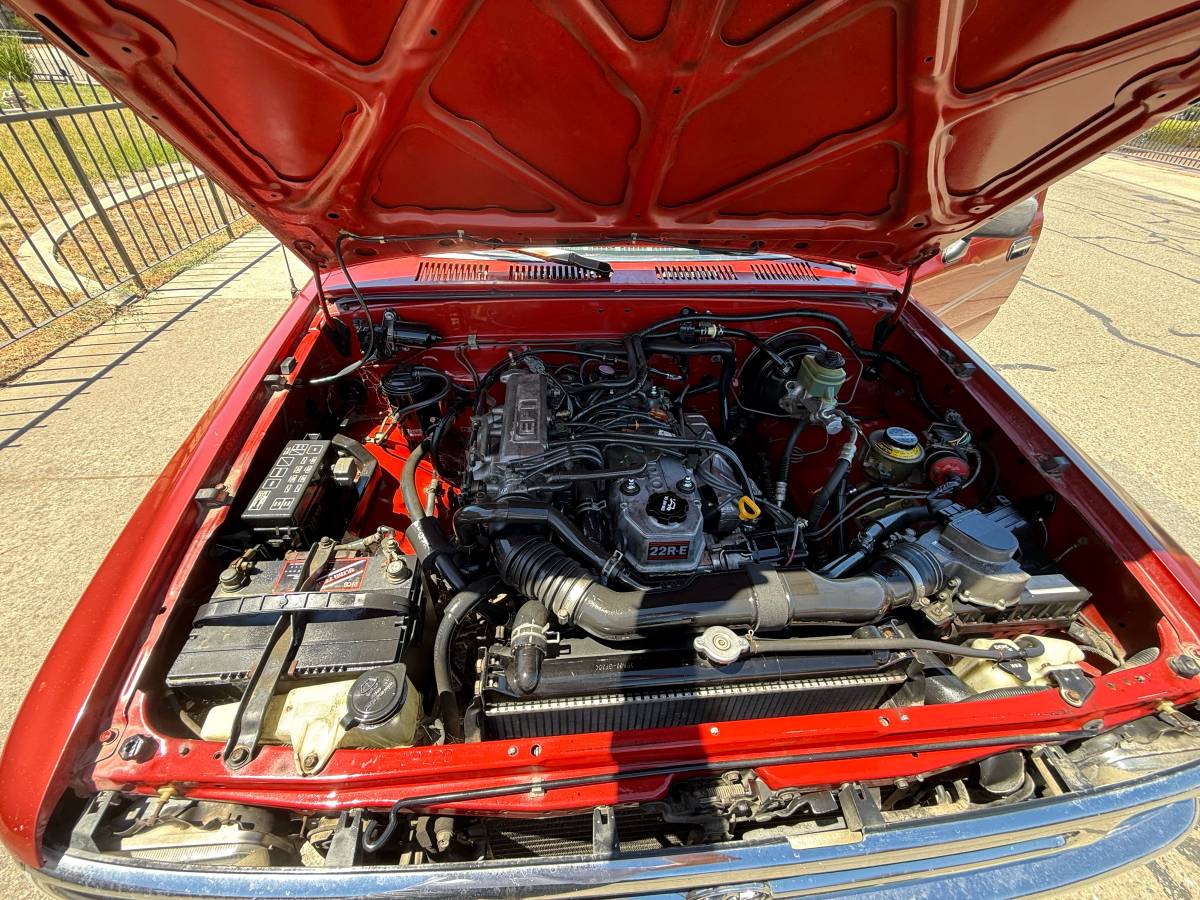 Toyota-pickup-1992-red-7