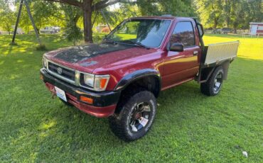 Toyota-pickup-1994-red-1
