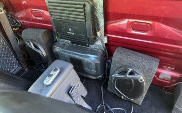 Toyota-pickup-1994-red-11