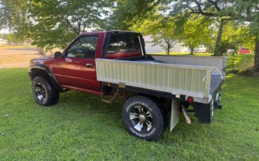 Toyota-pickup-1994-red-2