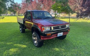 Toyota-pickup-1994-red