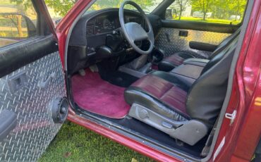 Toyota-pickup-1994-red-7