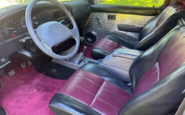 Toyota-pickup-1994-red-8
