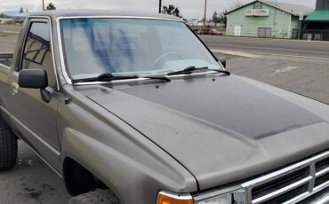 Toyota-pickup-4wd-1988-grey-1