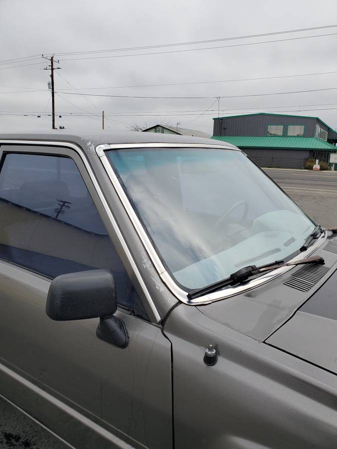 Toyota-pickup-4wd-1988-grey-3