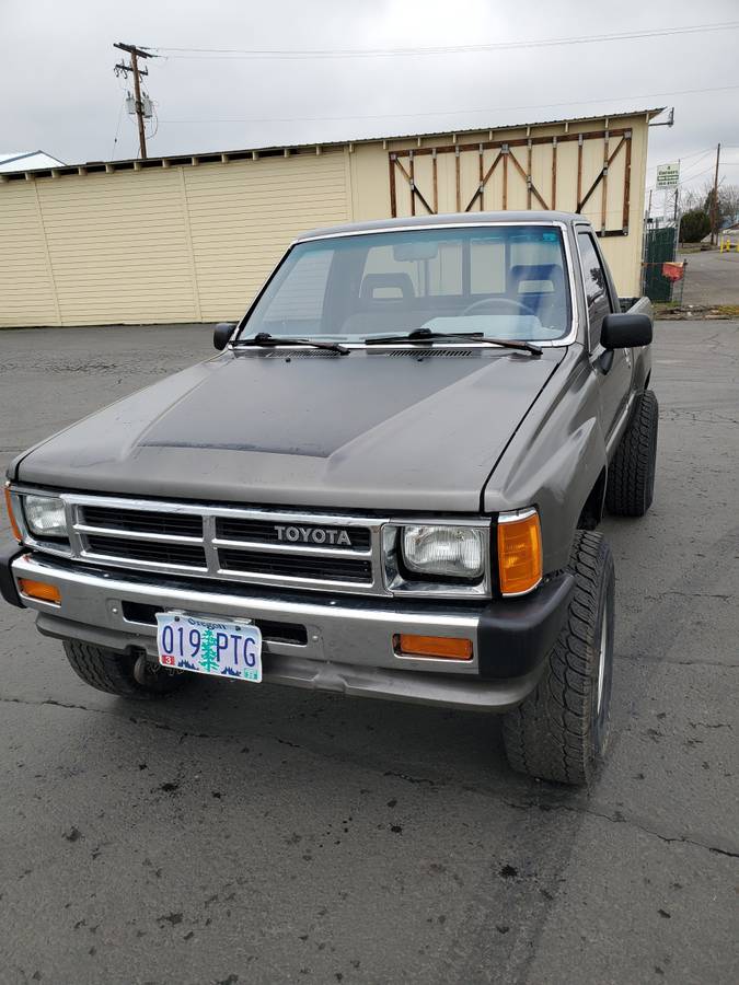 Toyota-pickup-4wd-1988-grey-5