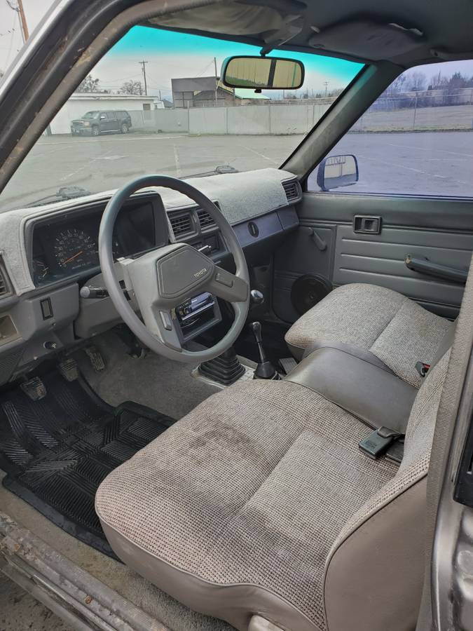 Toyota-pickup-4wd-1988-grey-6
