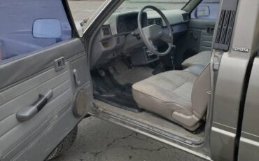 Toyota-pickup-4wd-1988-grey-7