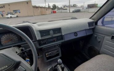 Toyota-pickup-4wd-1988-grey-9