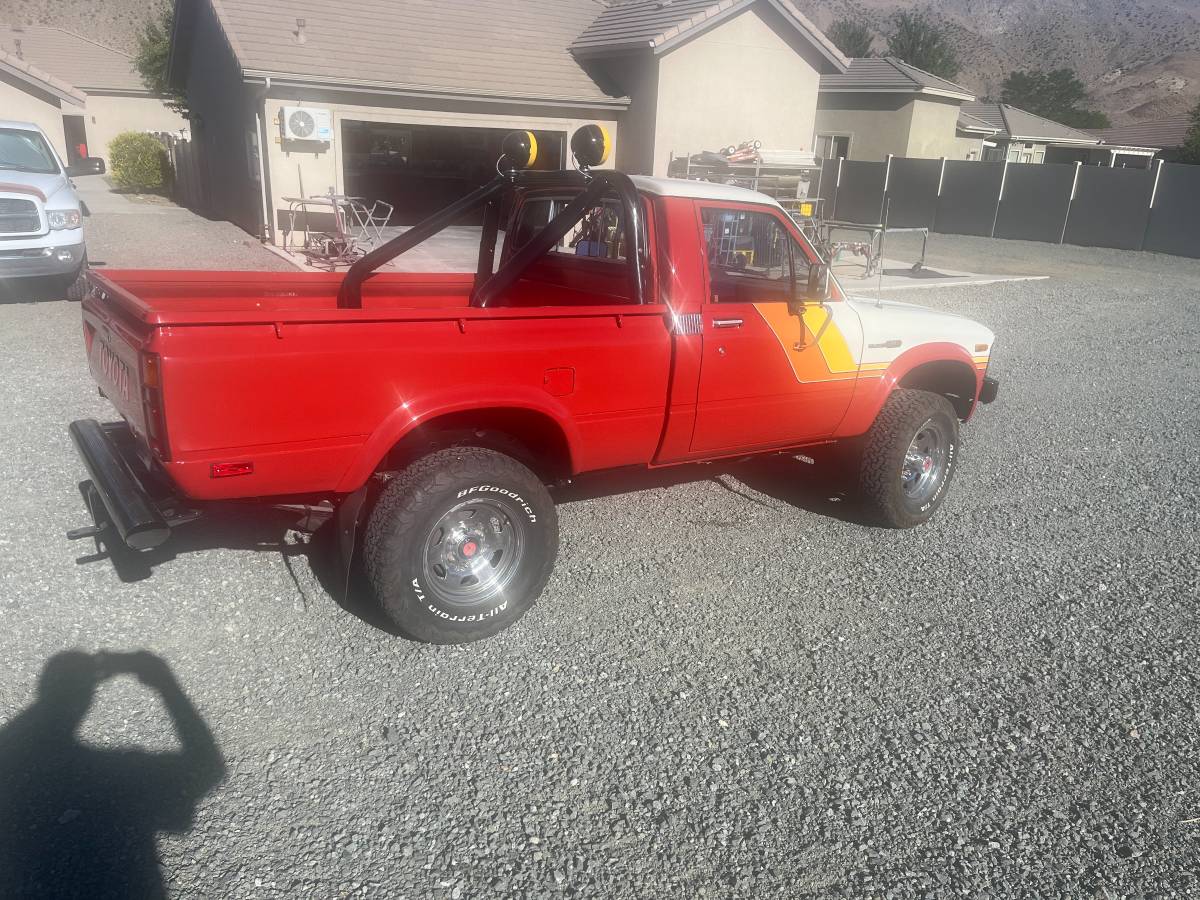 Toyota-pickup-4x4-1981-1