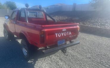 Toyota-pickup-4x4-1981-3