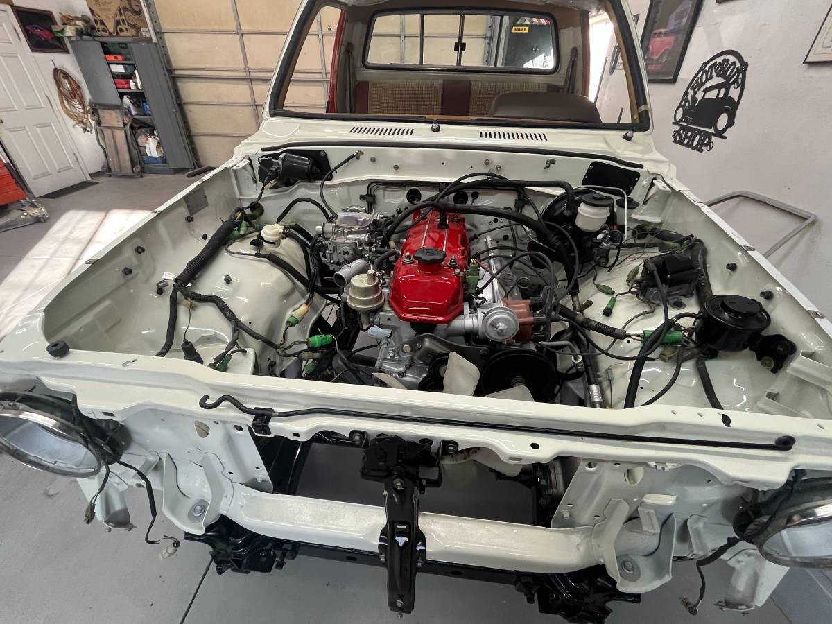 Toyota-pickup-4x4-1981-8