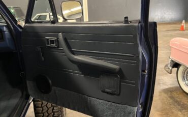 Toyota-pickup-4x4-1983-blue-11