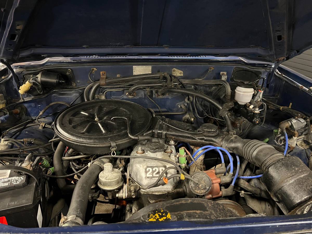 Toyota-pickup-4x4-1983-blue-13
