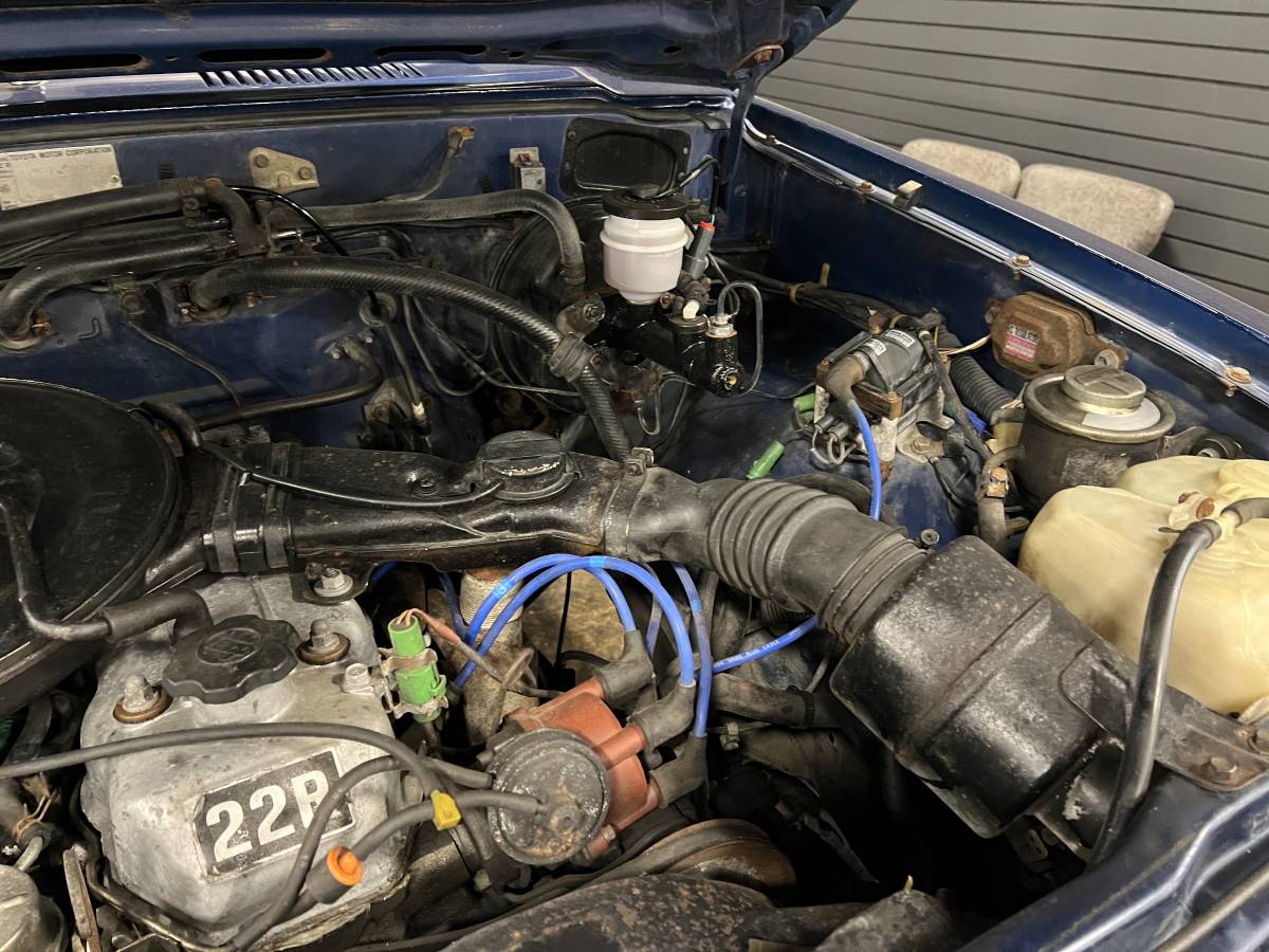 Toyota-pickup-4x4-1983-blue-15