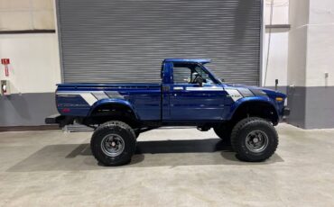 Toyota-pickup-4x4-1983-blue-3
