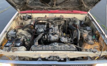 Toyota-pickup-4x4-1984-12