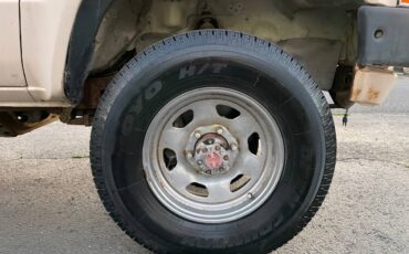 Toyota-pickup-4x4-1984-2
