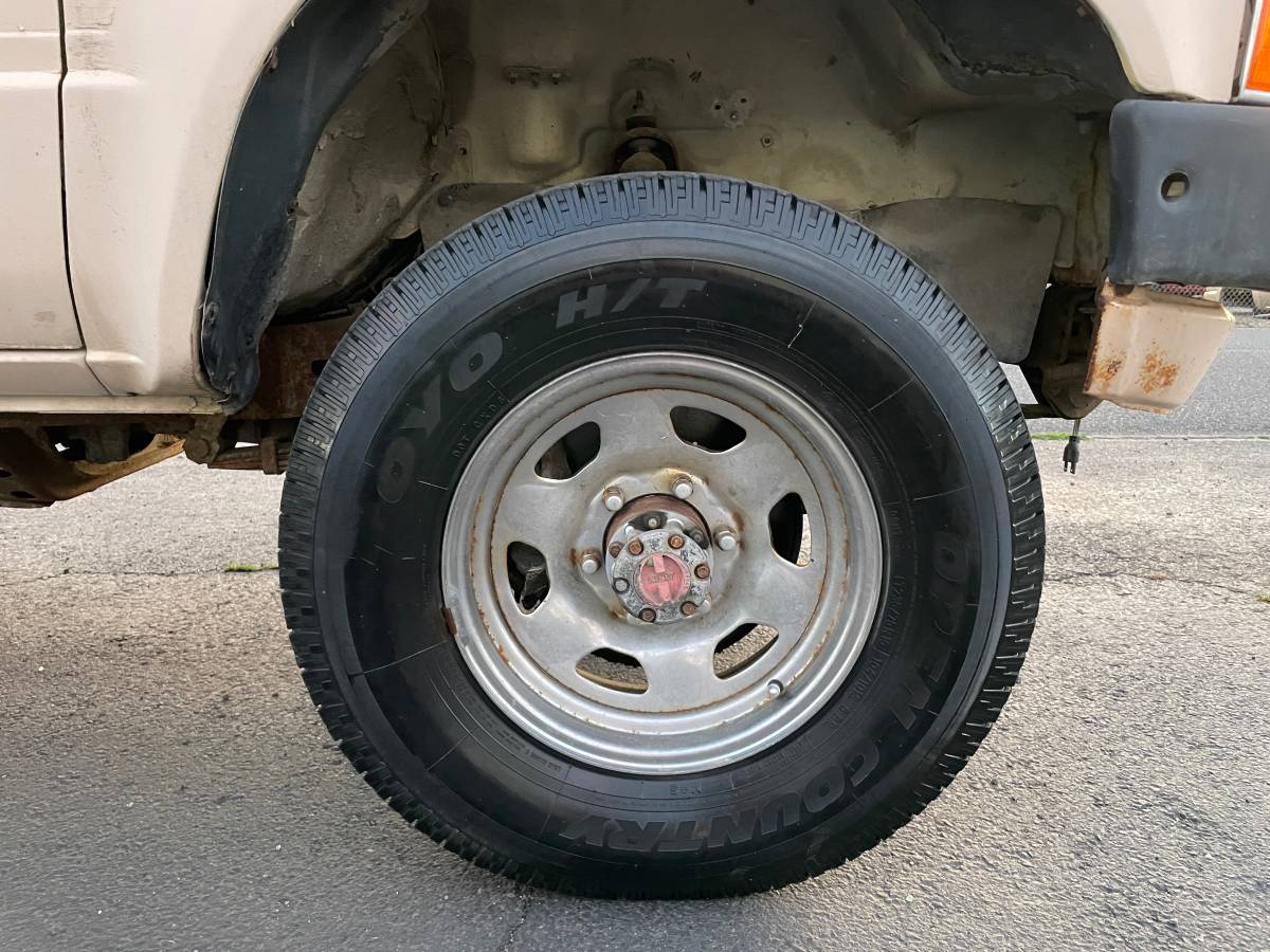 Toyota-pickup-4x4-1984-2