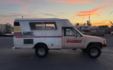 Toyota-pickup-4x4-1984-3