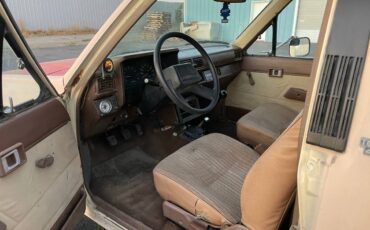 Toyota-pickup-4x4-1984-8