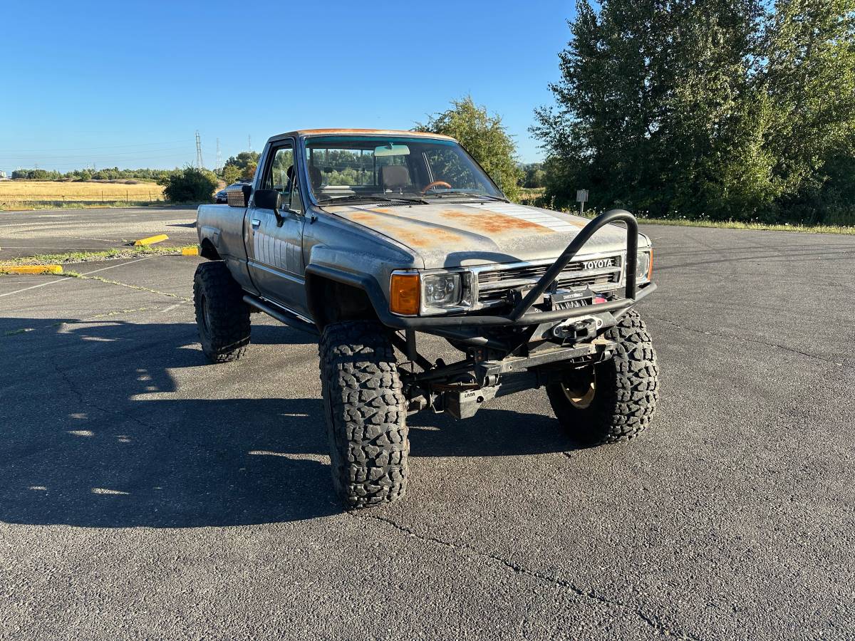 Toyota-pickup-4x4-1985-7