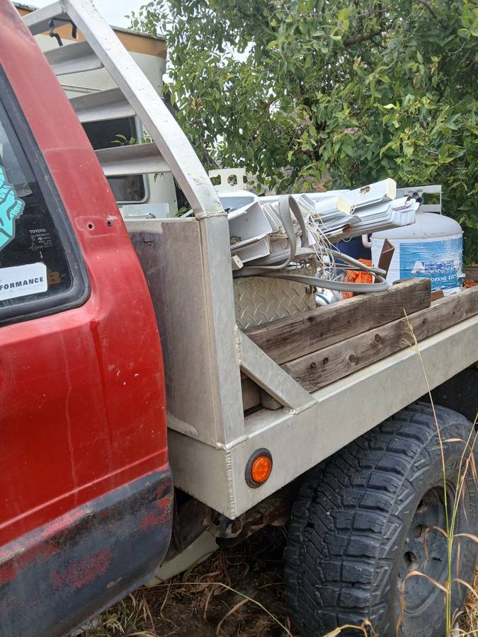 Toyota-pickup-4x4-1987-red-3