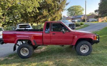 Toyota-pickup-4x4-1988-red-2