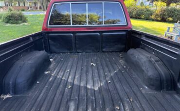 Toyota-pickup-4x4-1988-red-4