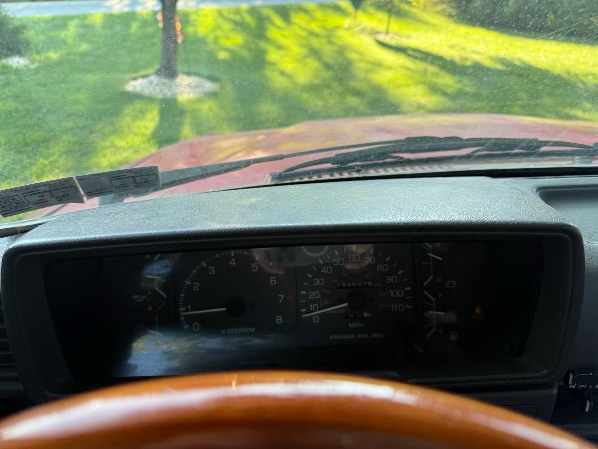 Toyota-pickup-4x4-1988-red-5