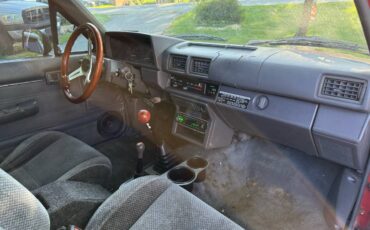 Toyota-pickup-4x4-1988-red-7