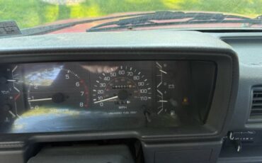 Toyota-pickup-4x4-1988-red-9