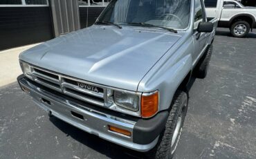 Toyota-pickup-4x4-1988-silver-1